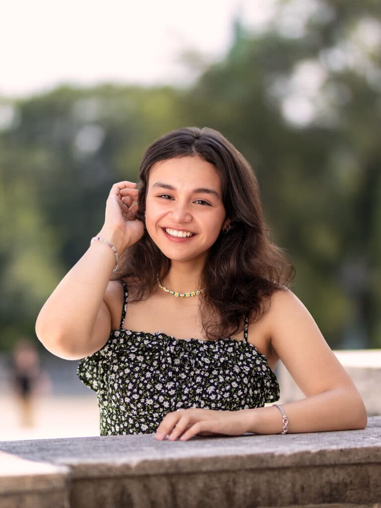 Senior picture of Gillian at the Cleveland Art Museum